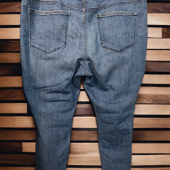 Old Navy The Sweetheart Distressed Jean Size 14 - Picture 2 of 5